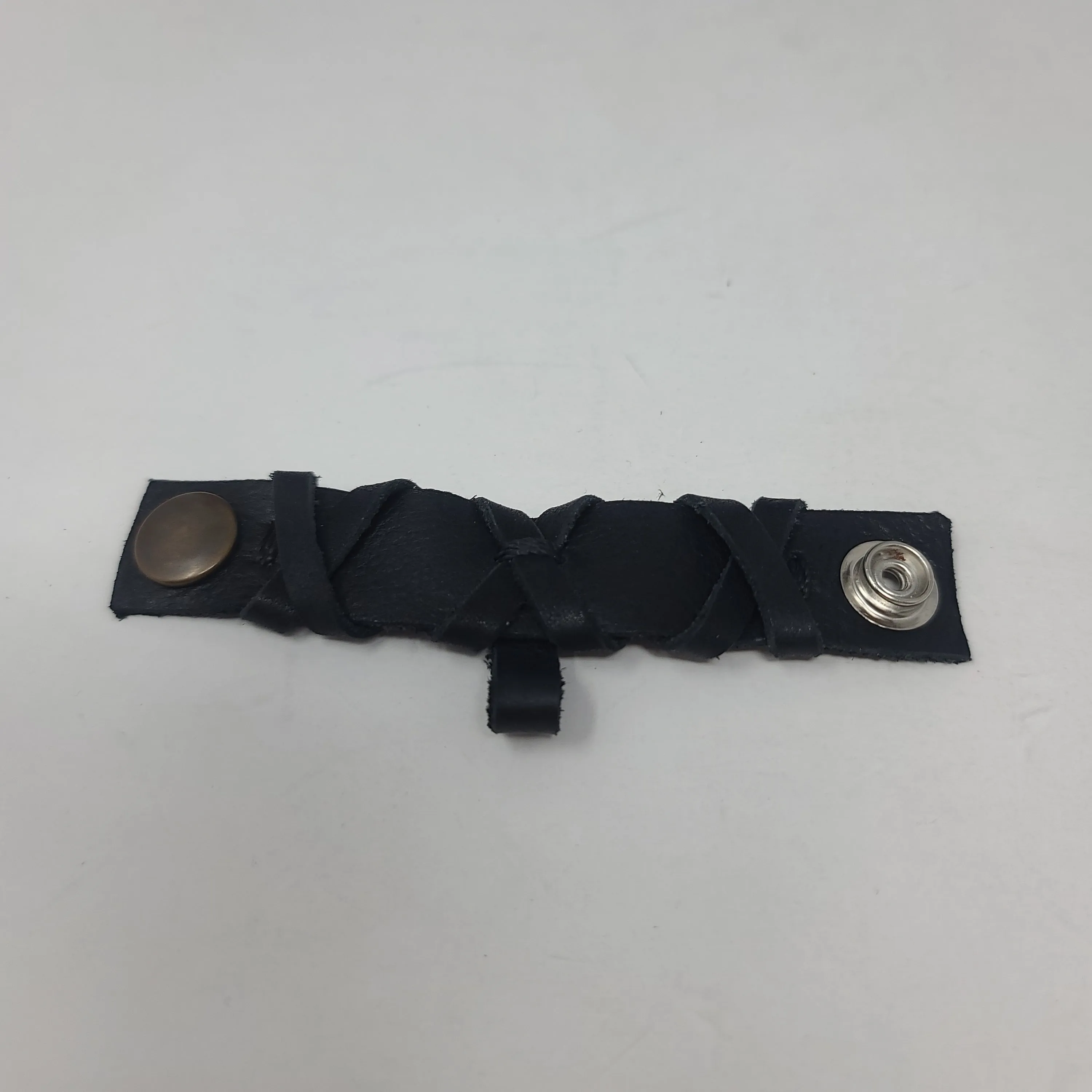 BLACK LEATHER POM KEEPER